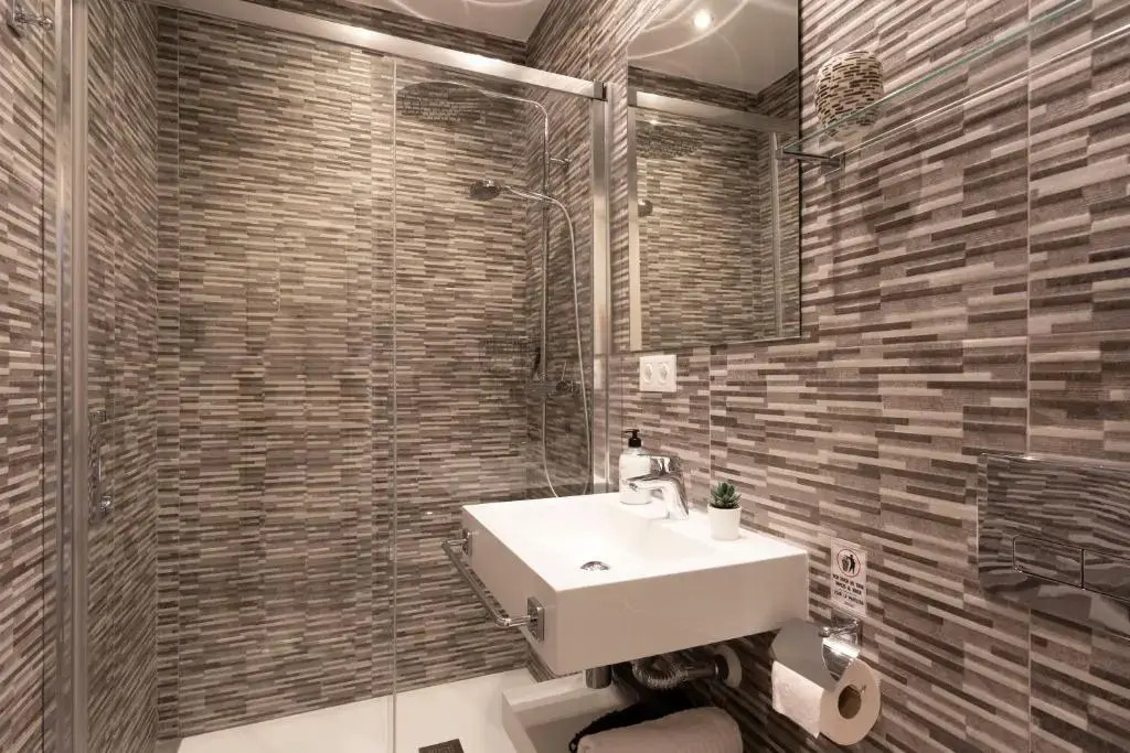Room Boutique 32