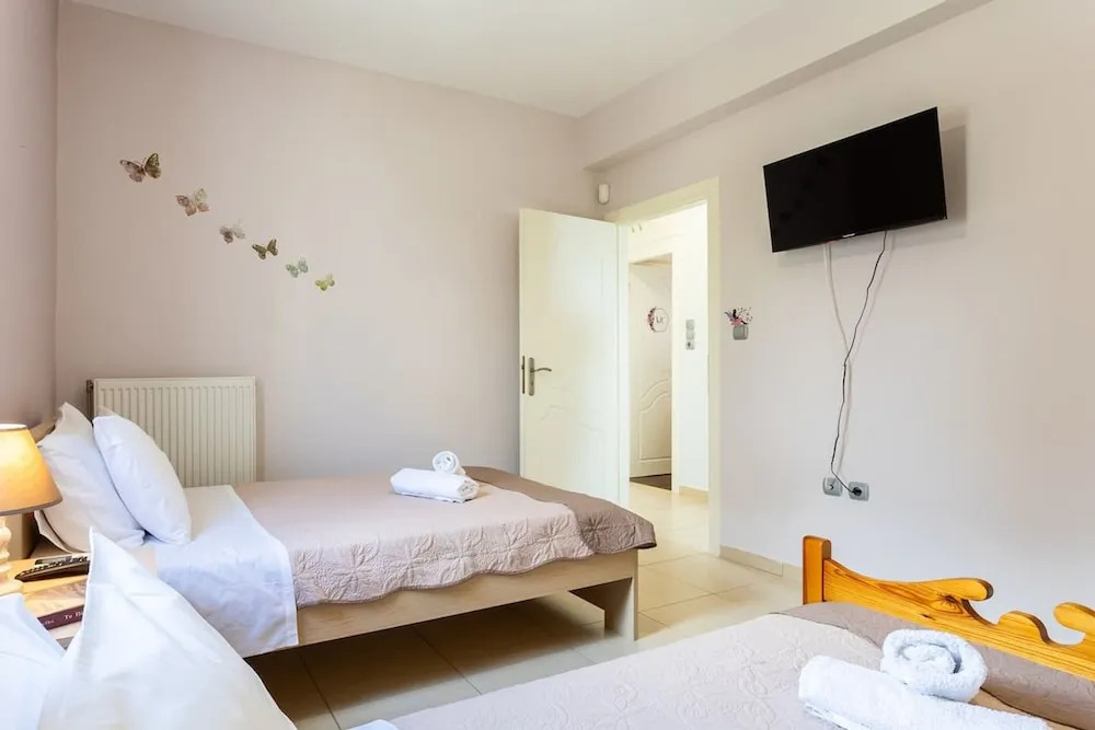 Verga Beachside Getaway With Panoramic Seaviews