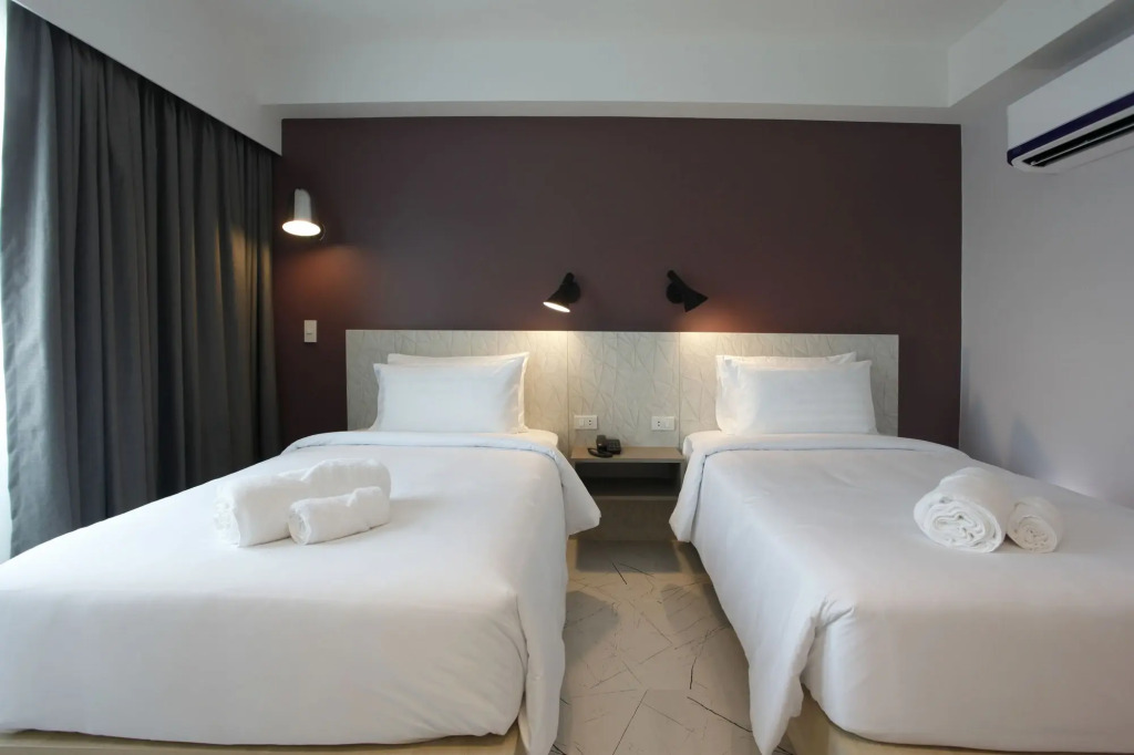 Port Canary Hotel