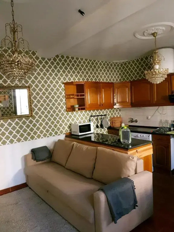Cozy Sintra Townhouse