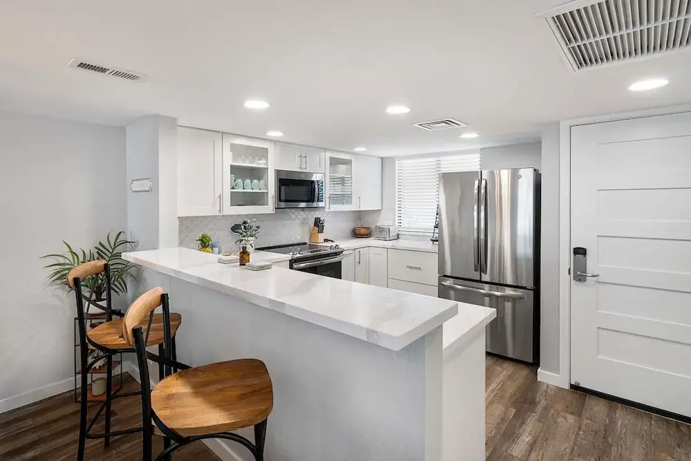 Complete Remodel - Ocean & Mountain Views - Concierge - Walk to Magic Sands - Vrkcv