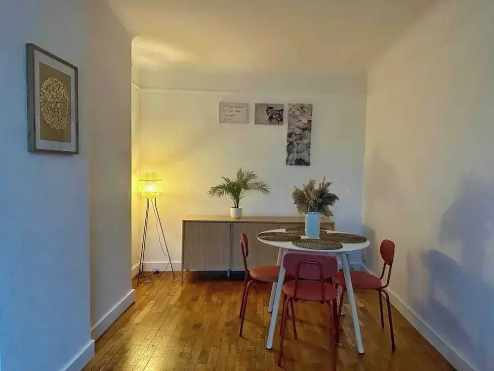 Cozy Apartment 2bdr/4p - in the Heart of Suresnes