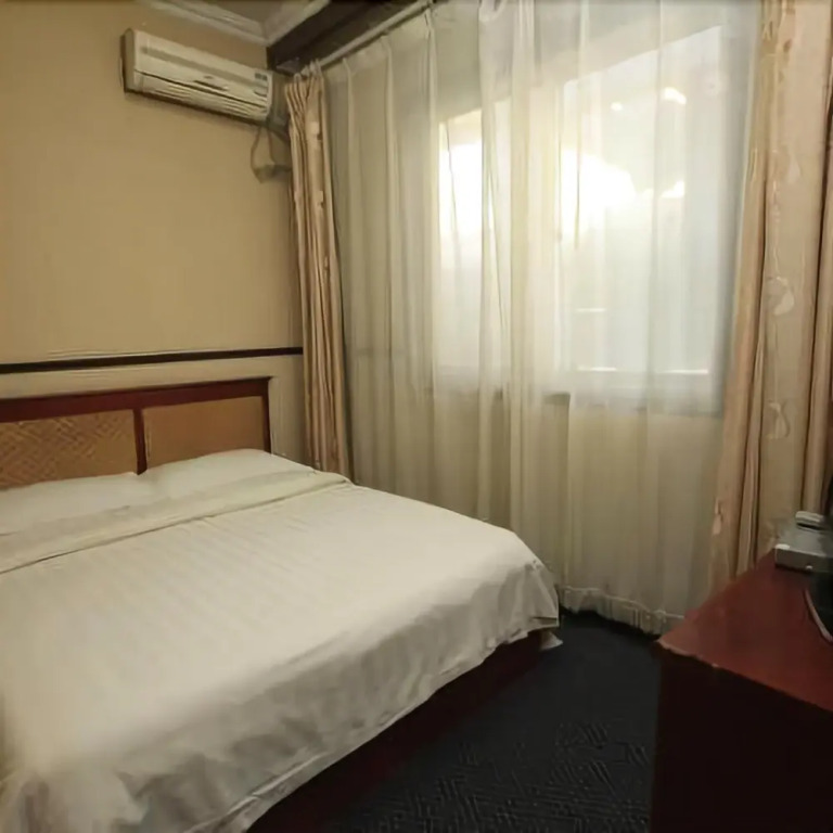 Bi Hai Tian Gang Hotel
