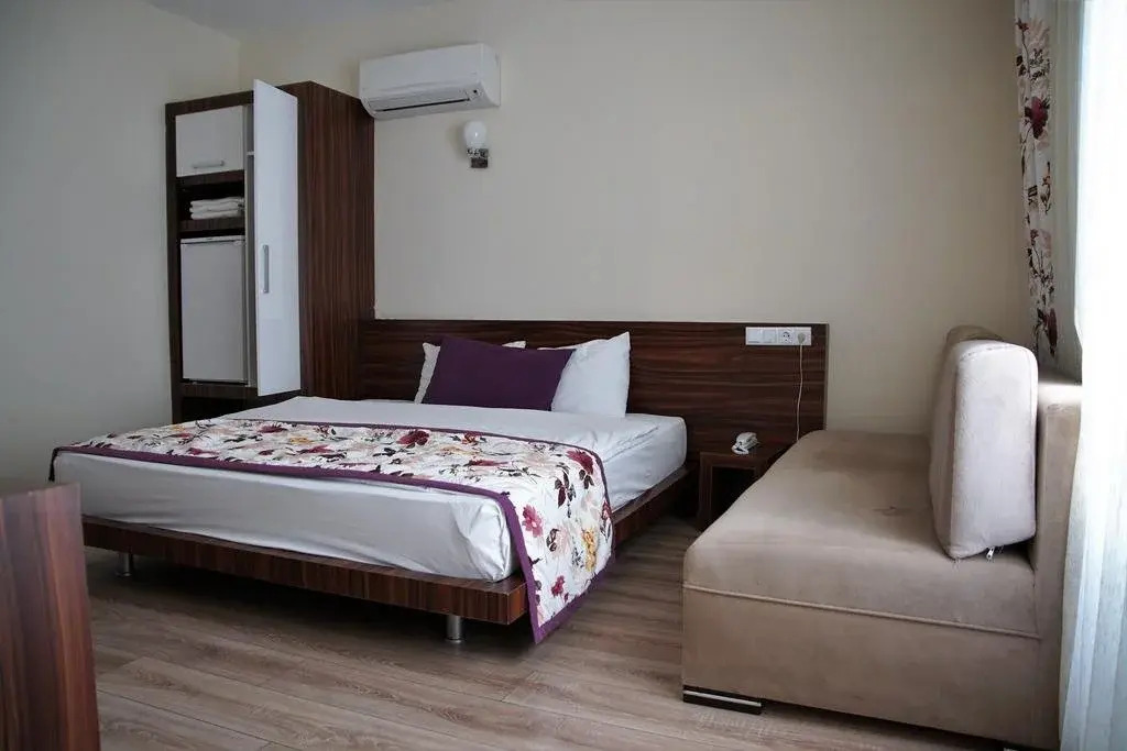 Marina Hotel