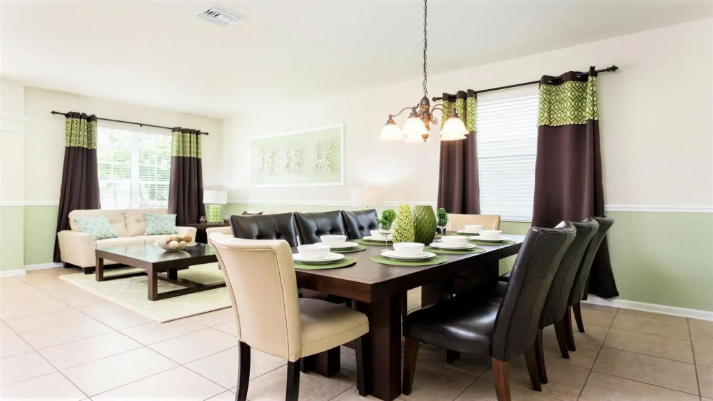 Spacious 6BR Villa with Pool SPA 3 Miles to Disney