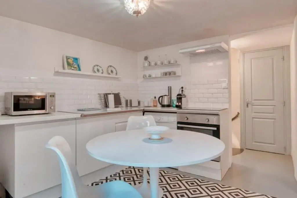 Furnished apartment with balcony in the center of Aix-en-Provence