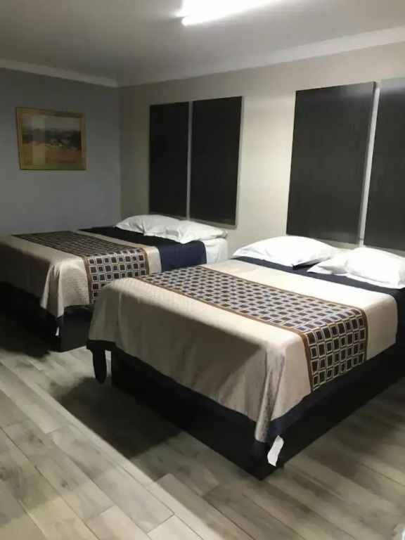SouthTown S.A. Inn