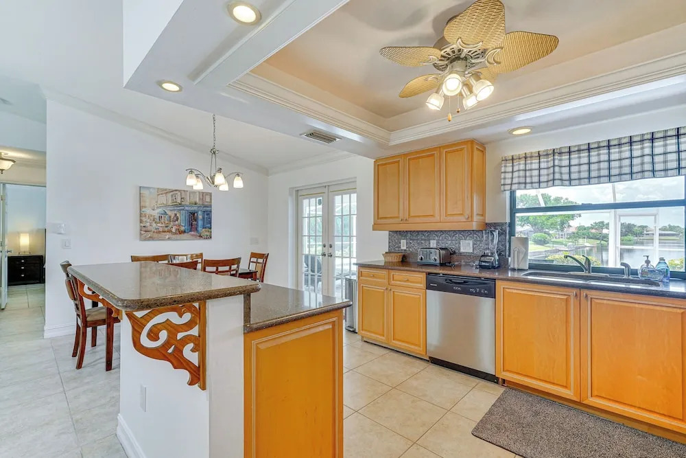 Pet-friendly Cape Coral Home w/ Lanai + Water View