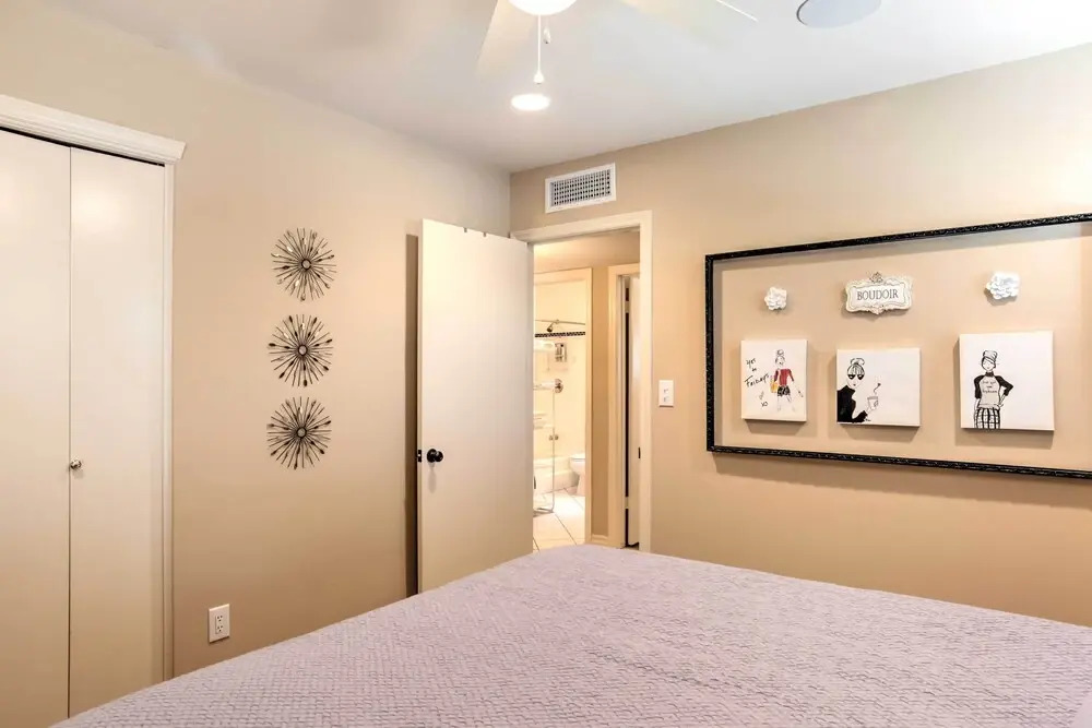 El Paso Smart House: Backyard - 12 Mi to Downtown
