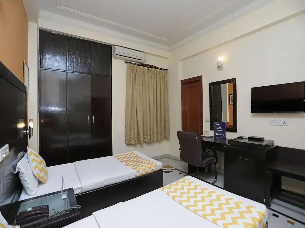 Oyo 12075 Hotel Regalia Retreat
