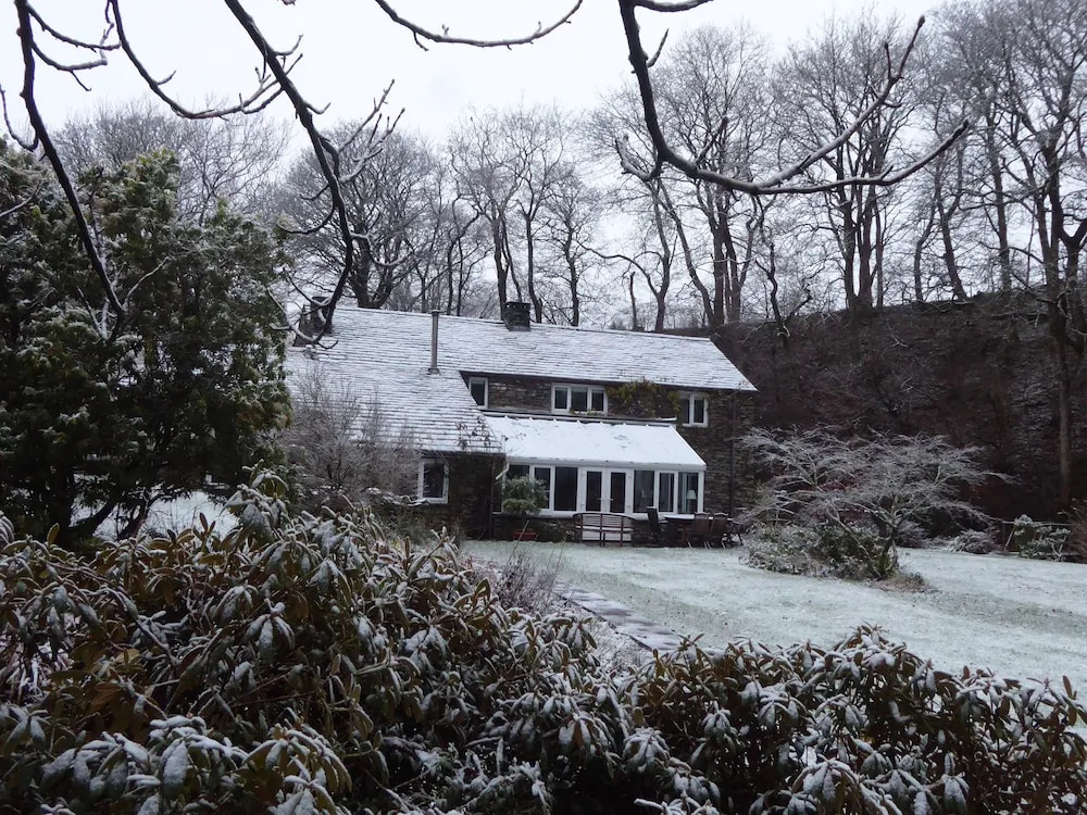 Low Jock Scar Country Estate