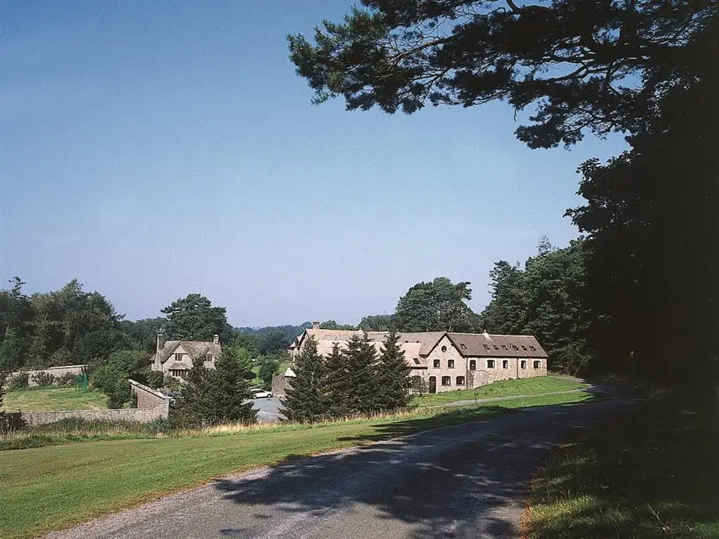 Manor Court Club