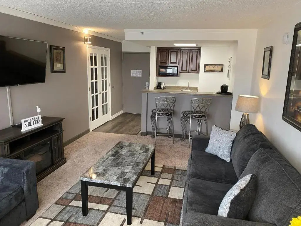 Ramada by Wyndham Albuquerque Midtown