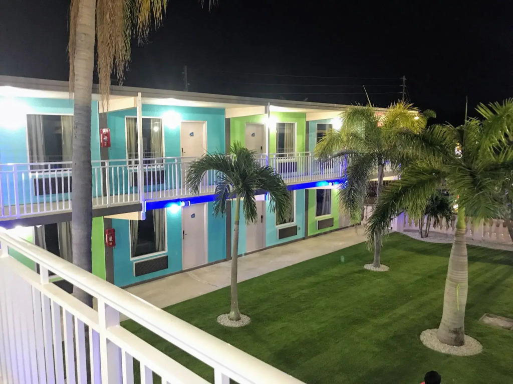 Tropical Inn & Suites, downtown clearwater
