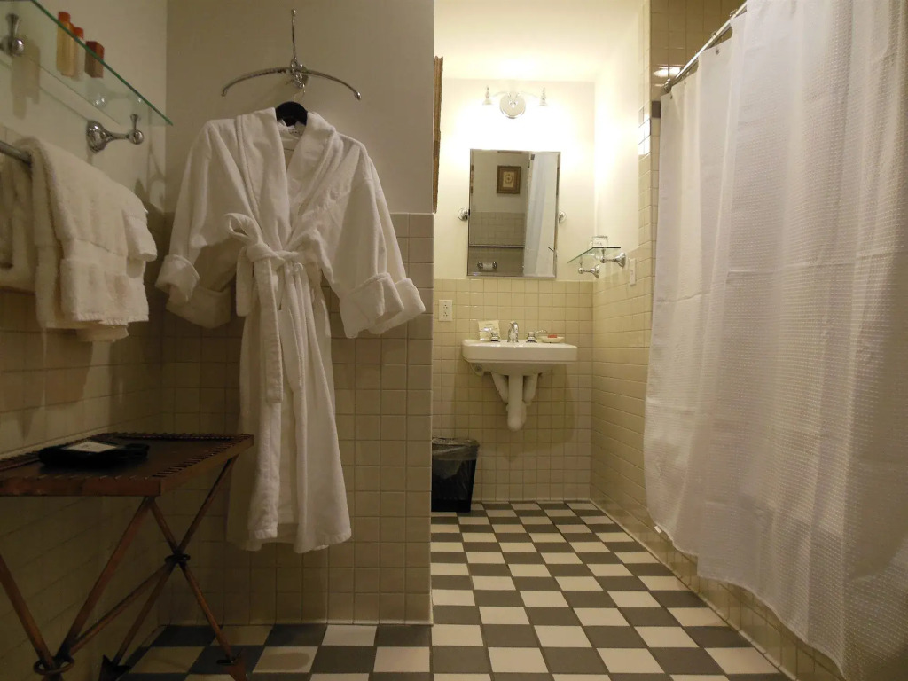 Inn on Broadway