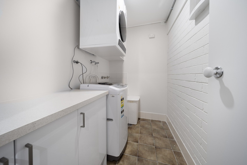 Gorgeous 2-bed Townhouse With Patio, BBQ & Parking