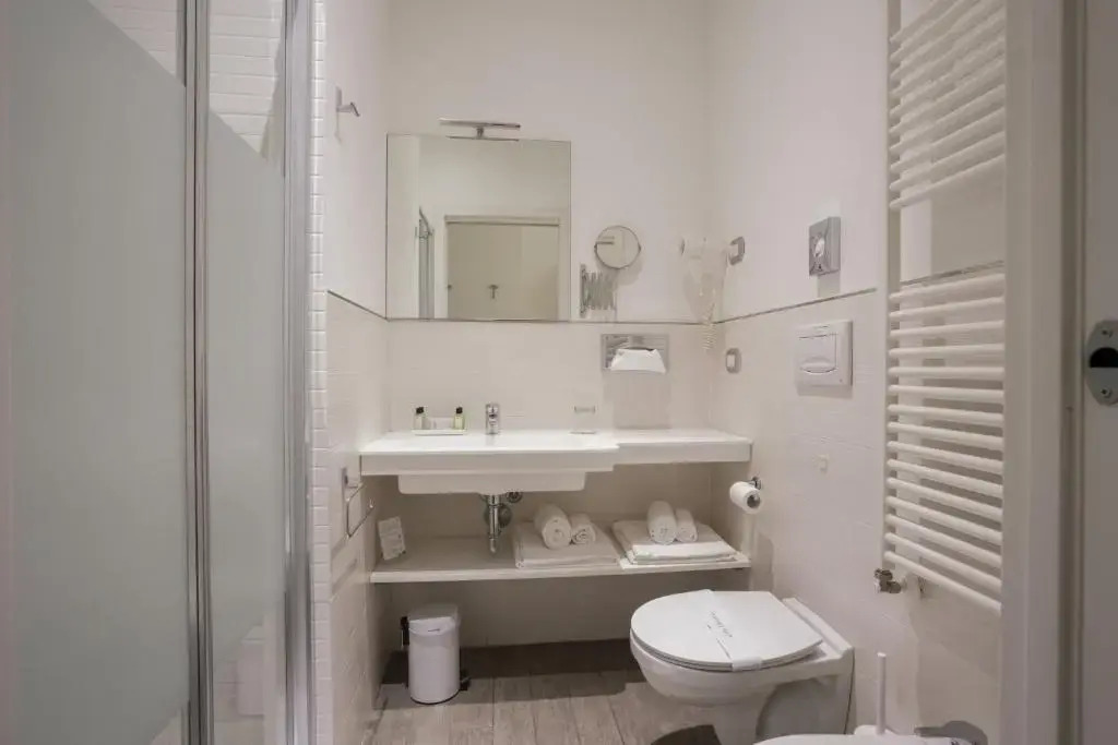 Monza City Rooms & Studios
