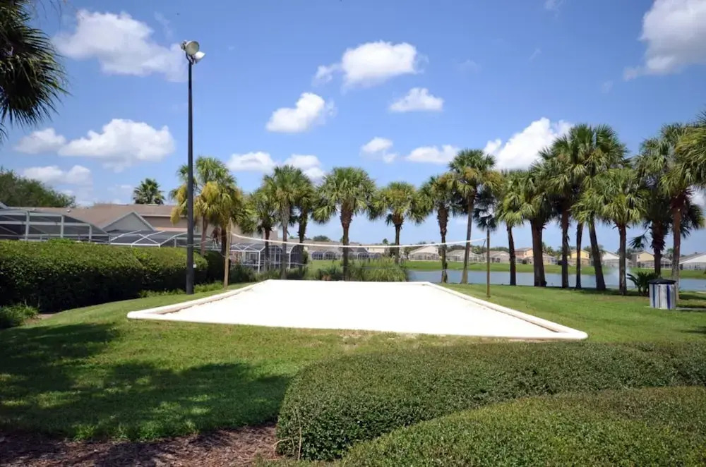 Hampton Lakes 215449