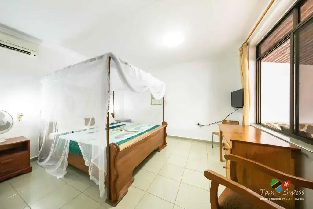 Tan-Swiss Lodge