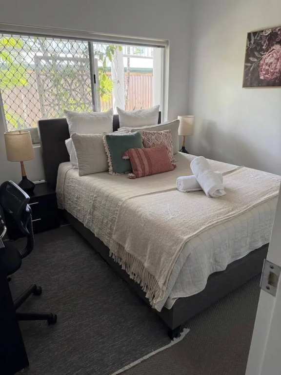 2 Bedroom Condo "w" Pool Entrance off Your Balcony