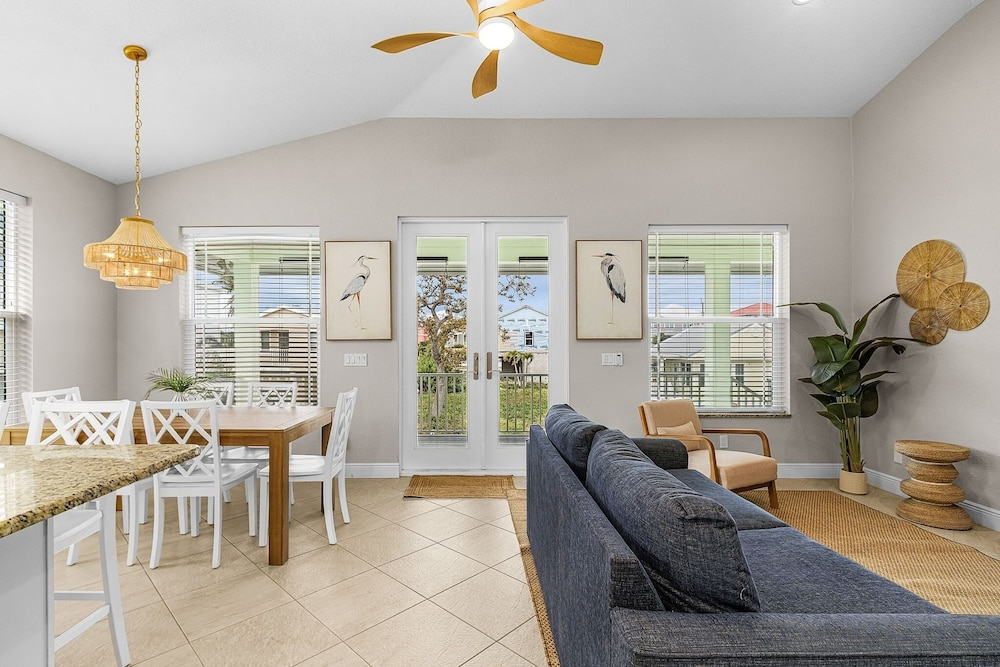 140 Pearl Paradise 3br/2ba W/ Pool! 3 Bedroom Home