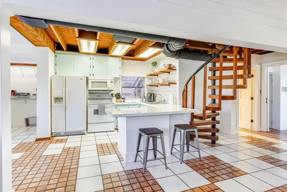 Bernadette's Beach House - NEW Listing! Home on Sunset Beach/large Rooftop Deck!