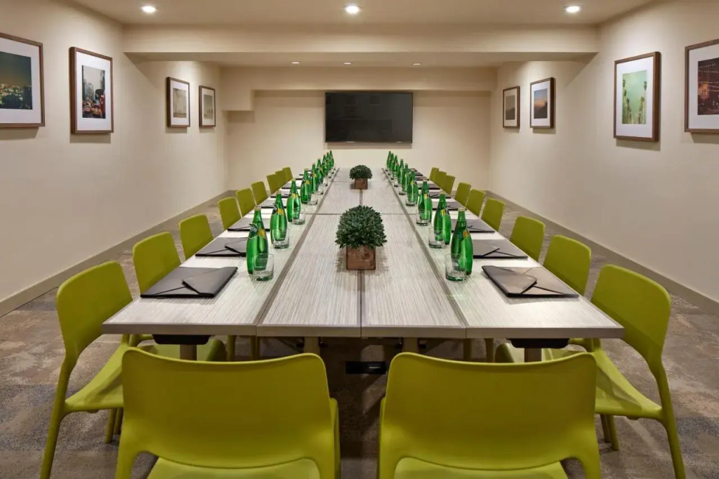 Country Inn & Suites By Carlson Calabasas