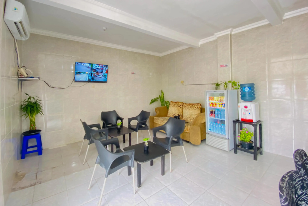 RedDoorz Plus near Cito Mall Surabaya
