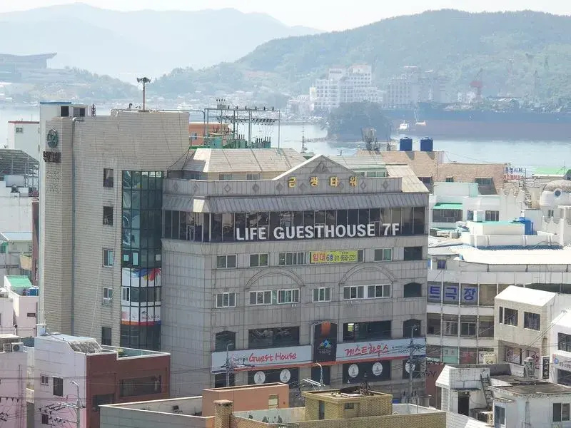 Life Guest House