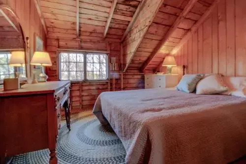 Historic Home with Large Deck, Free WiFi, Washer/Dryer - Near Beach and Downtown
