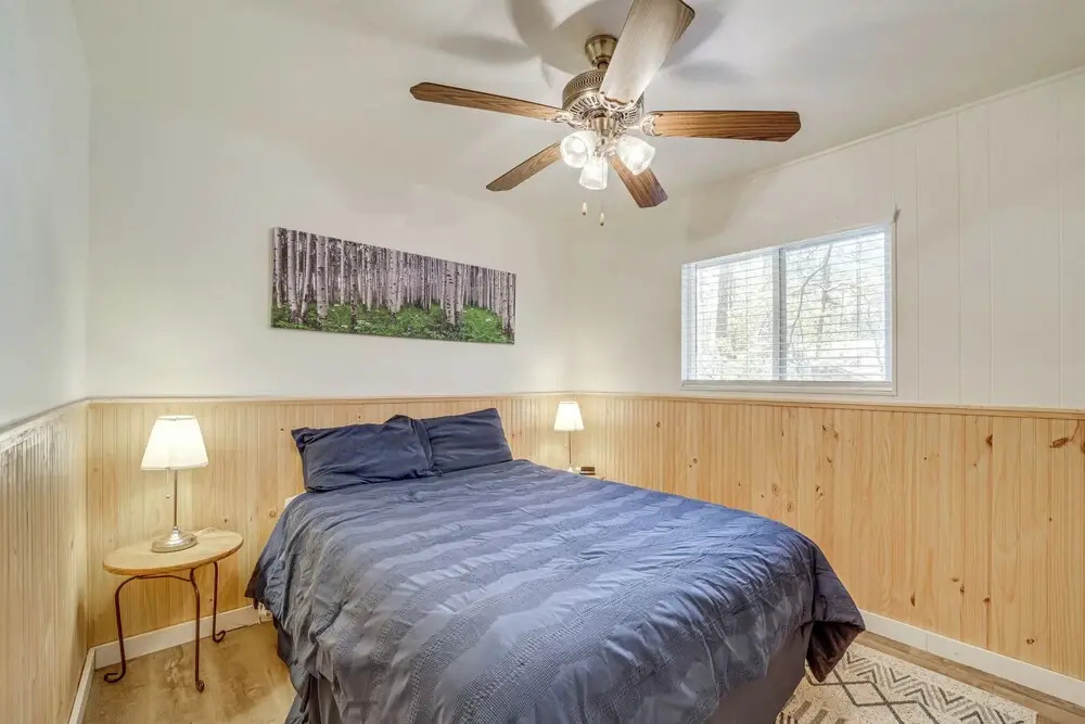 Near Fossil Creek & Trails: Scenic Pine Cabin!