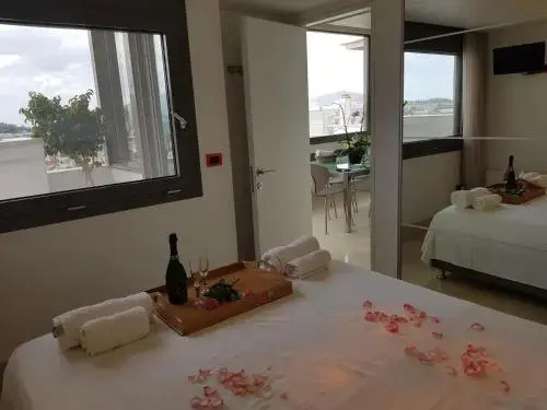 Acropolis at Home: Loft with a View