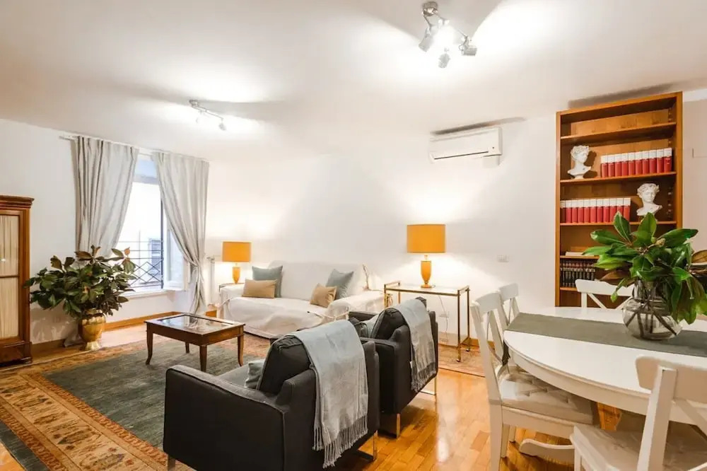 Modern Flat in Historic Rome Center