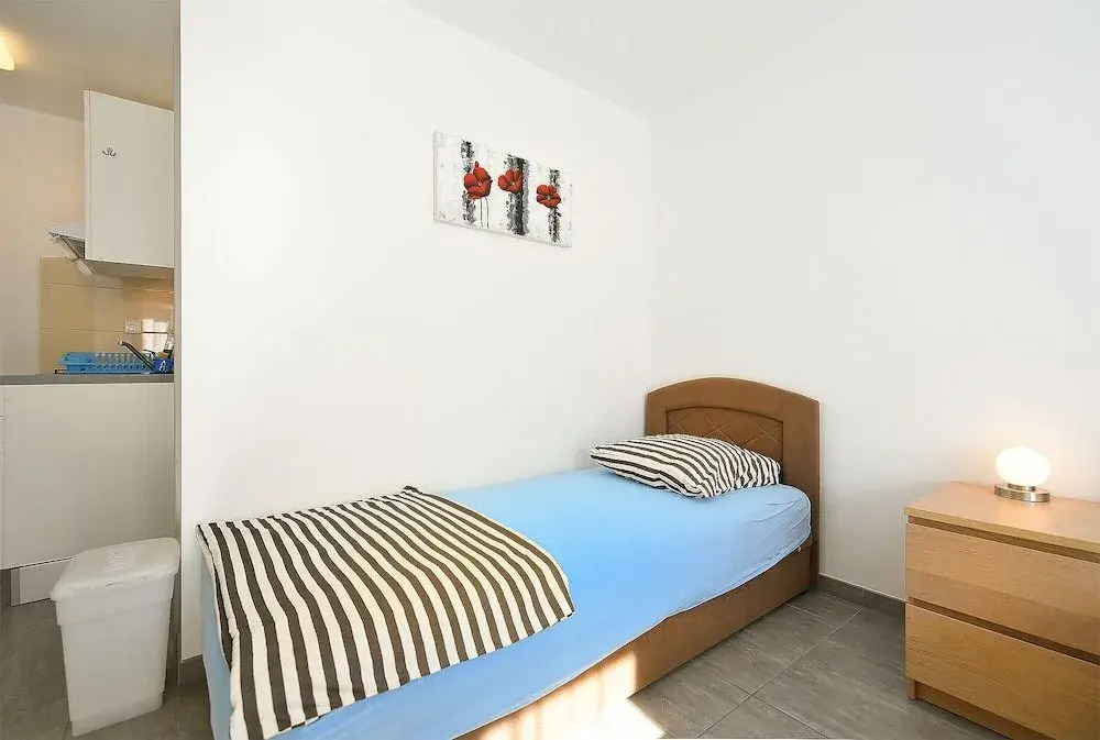 Apartment 1964