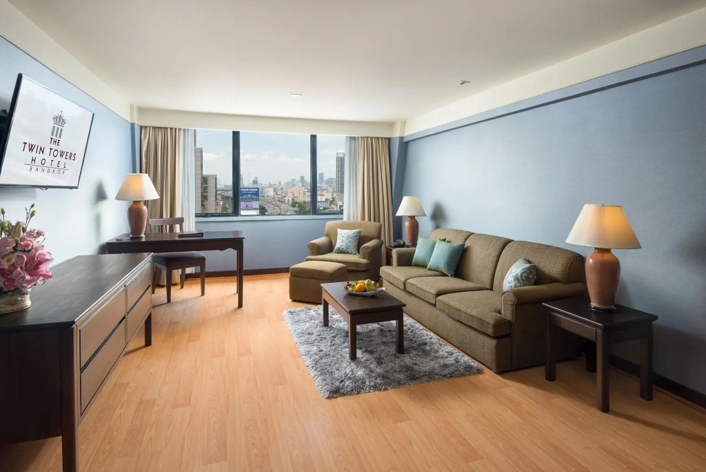 Twin Towers Hotel