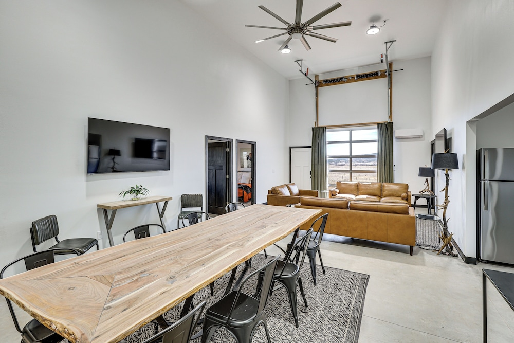 Escape to the Black Hills! Modern Countryside Home