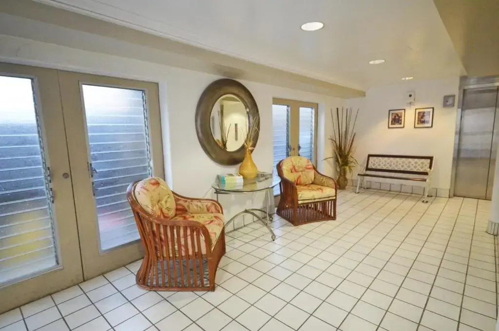 Sea Shore 41 Private Studio in Waikiki, 1 Block to Beach