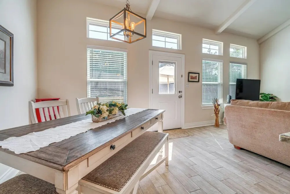 Idyllic Lago Vista Home < 1 Mi to Lake Travis!