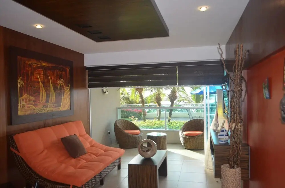 Luxury Apartment 3 r private beach