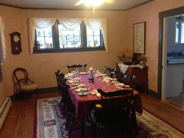 The Tuckernuck Inn