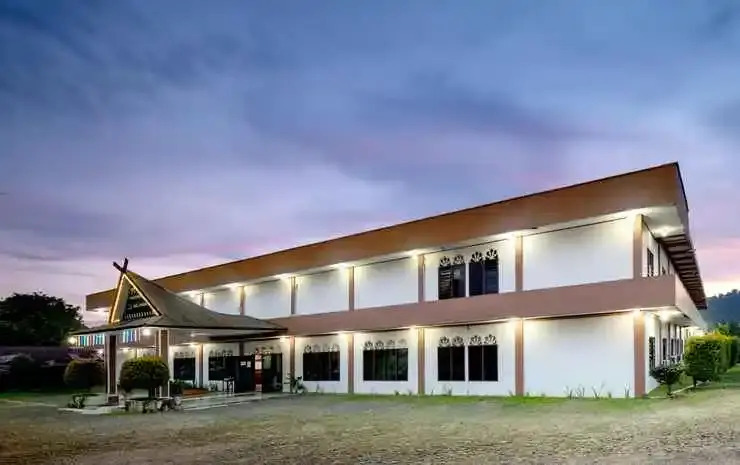 Pia Hotel