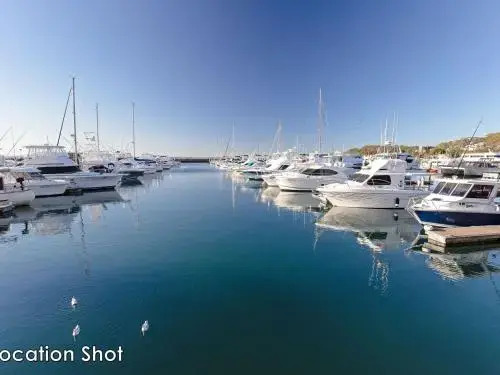 2 'Paradiso', 4 Laman Street - beautiful unit with stunning water views & pool