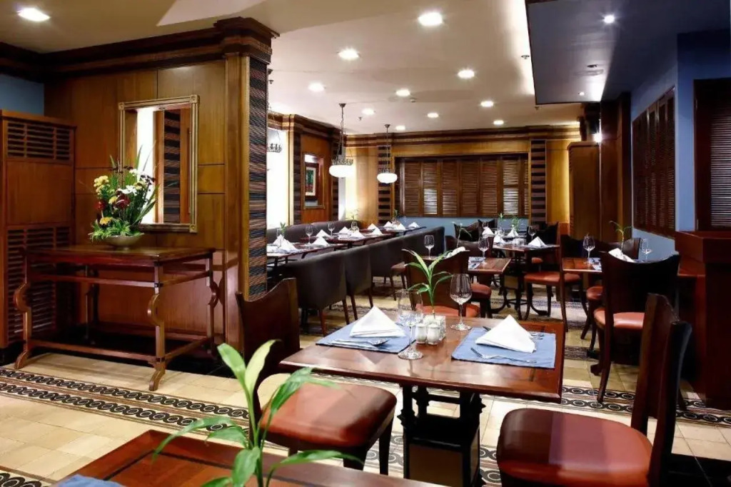 Herald Suites Solana