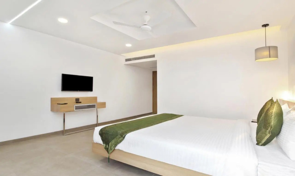 Treebo City Inn, Satara