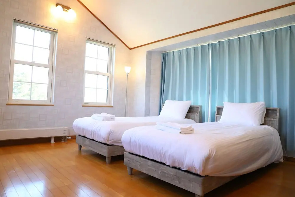 Donguri House