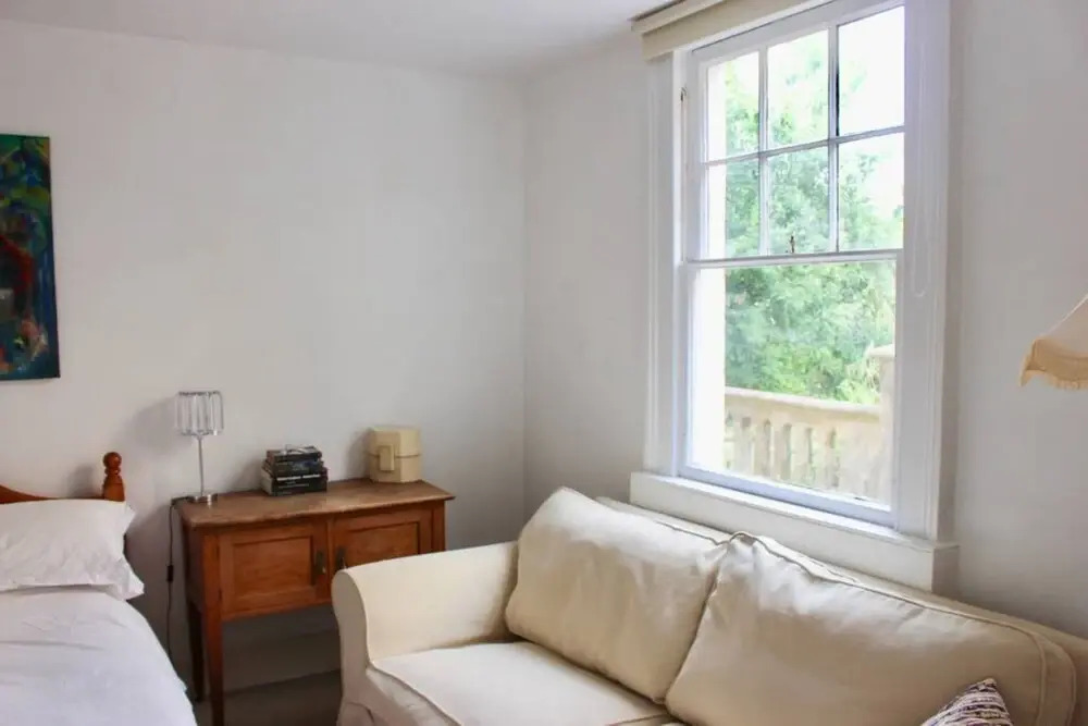 Quirky 3 Bedroom Artist's Home