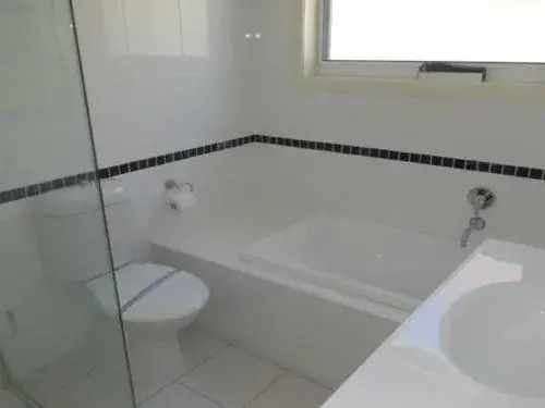 Ultimate Beach House' 19a Graham Street - views , peace & quiet