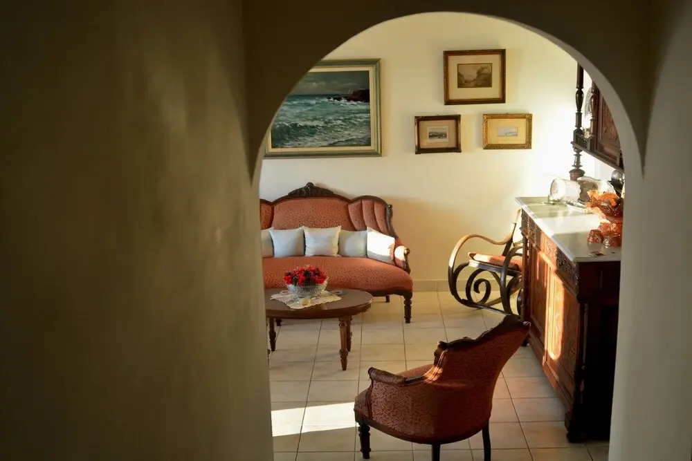 Sophisticated Central House In Tinos