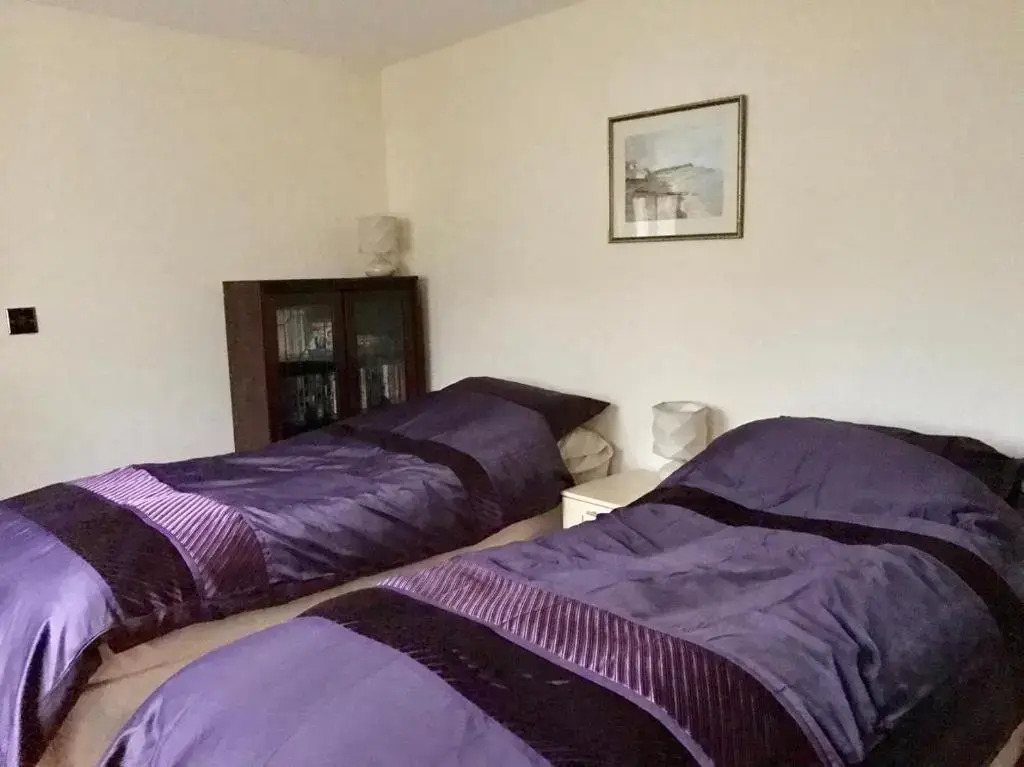 Luxurious very spacious one bedroom flat