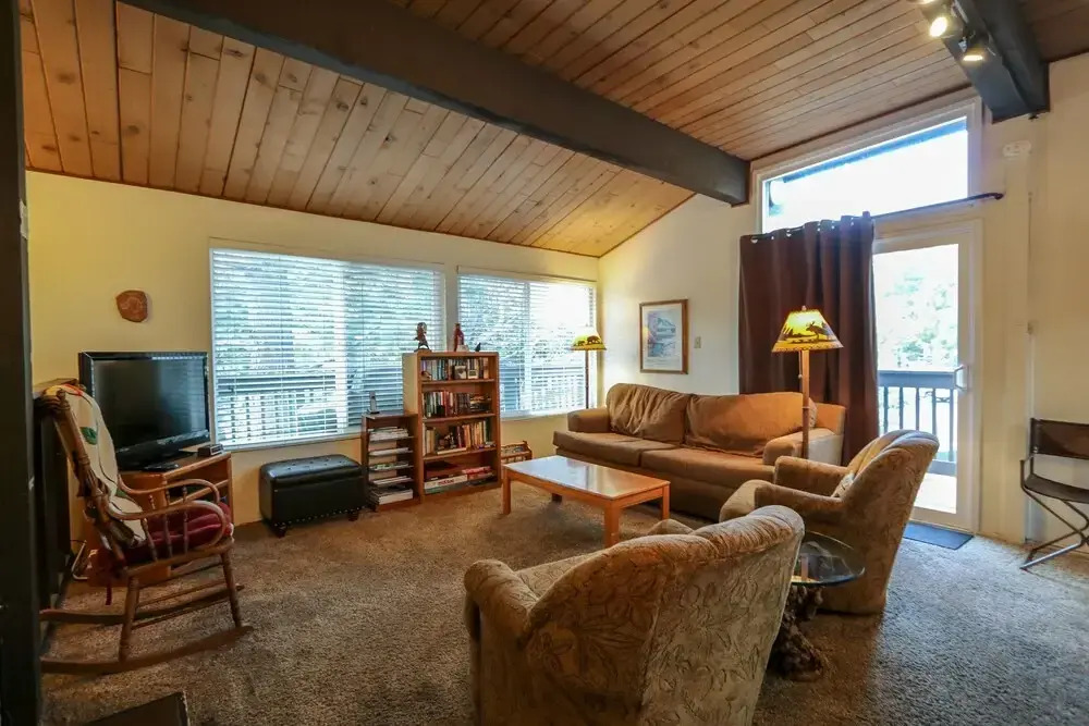 Timberline 44 Cozy and Quiet, Corner Unit, Lots of Natural Light by RedAwning